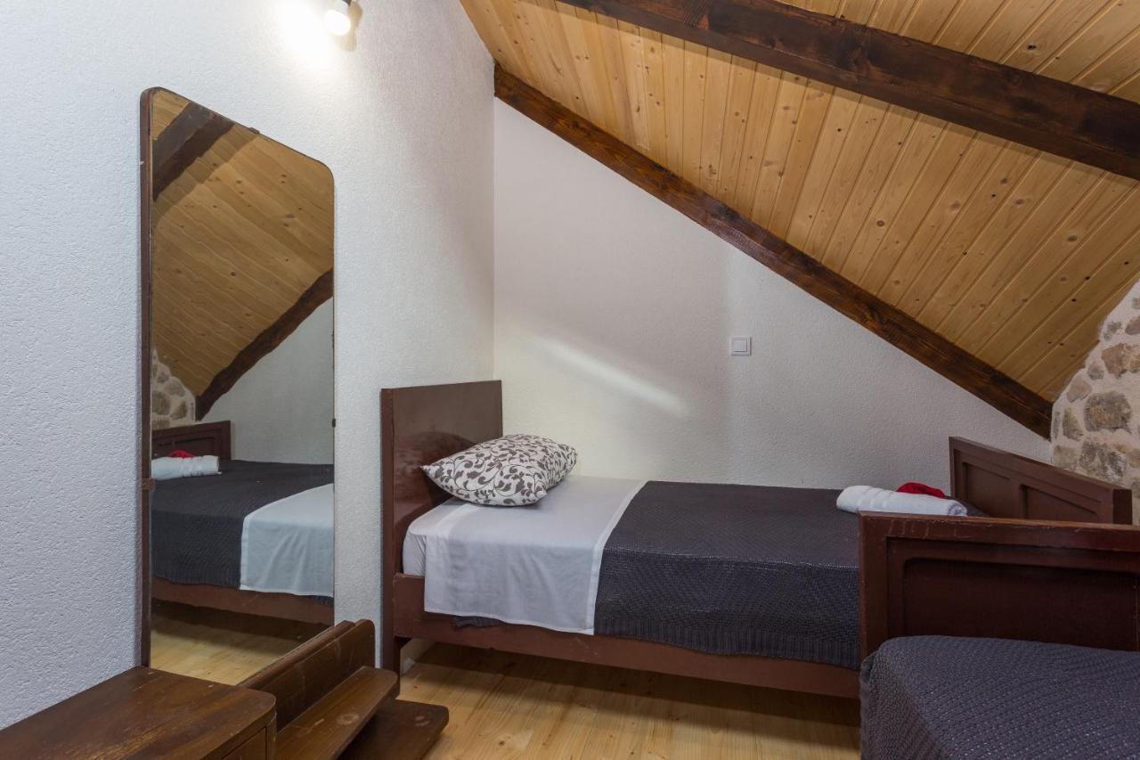 Kuca Za Odmor Joko I Jeka Villa Bogatic Ngoại thất bức ảnh
