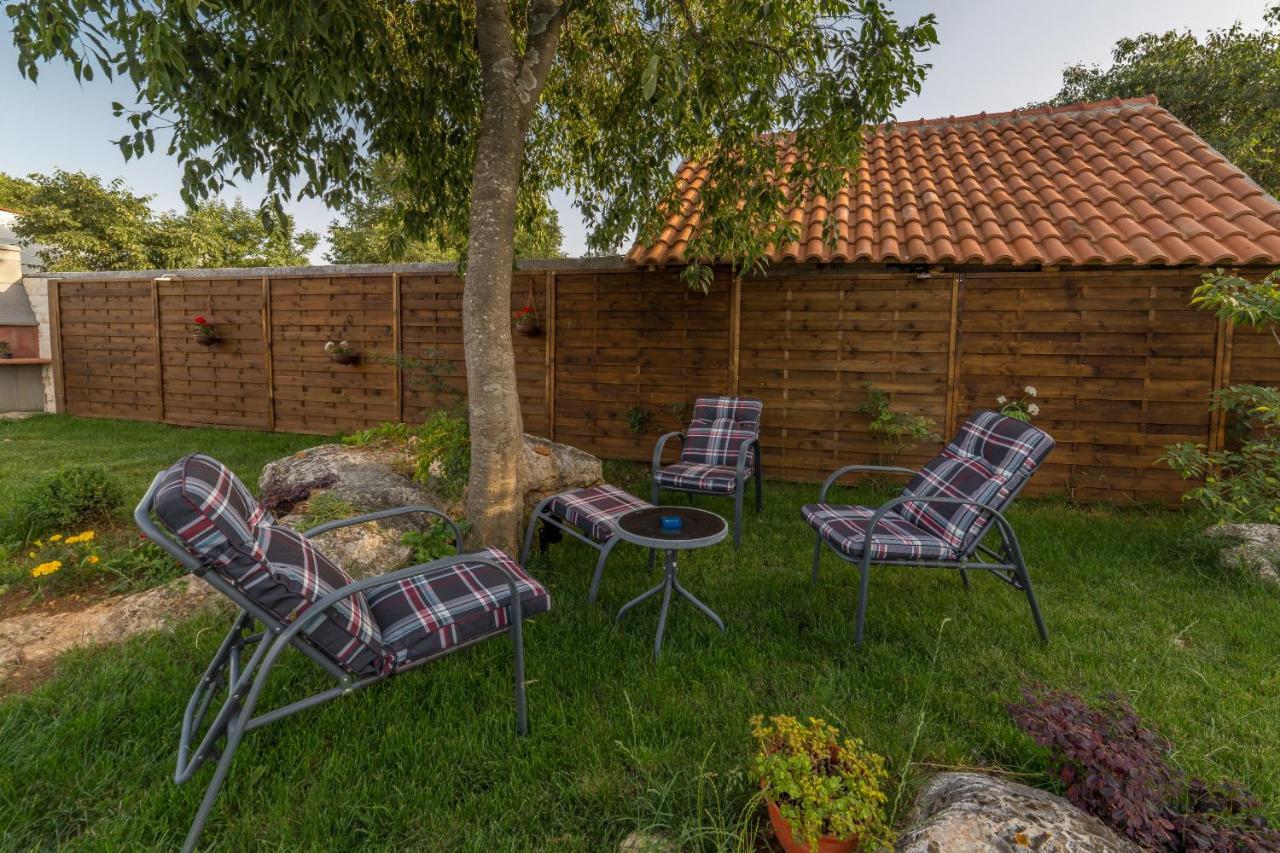 Kuca Za Odmor Joko I Jeka Villa Bogatic Ngoại thất bức ảnh