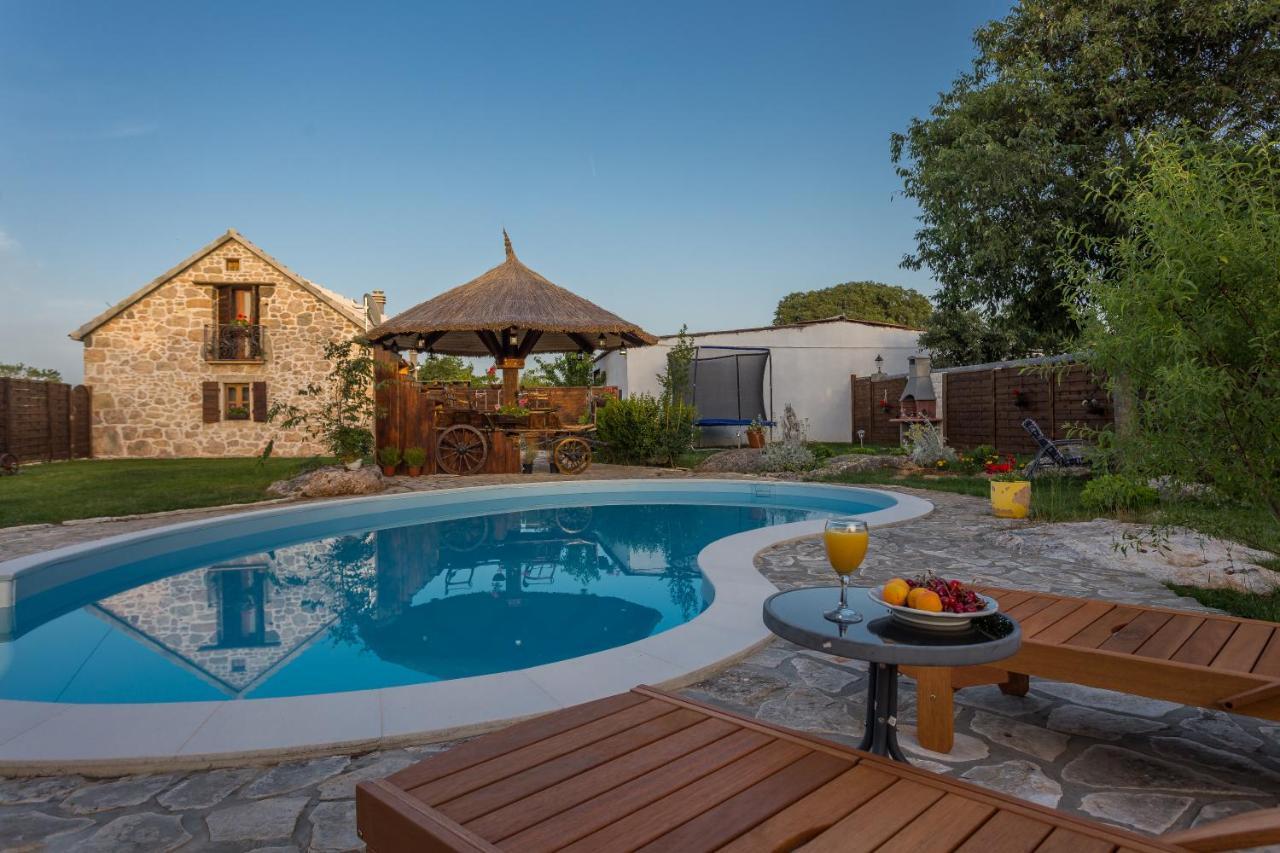 Kuca Za Odmor Joko I Jeka Villa Bogatic Ngoại thất bức ảnh