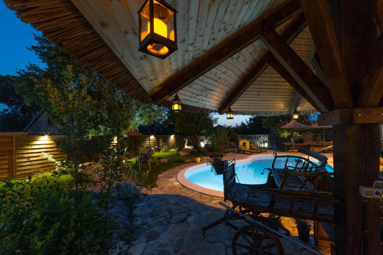 Kuca Za Odmor Joko I Jeka Villa Bogatic Ngoại thất bức ảnh