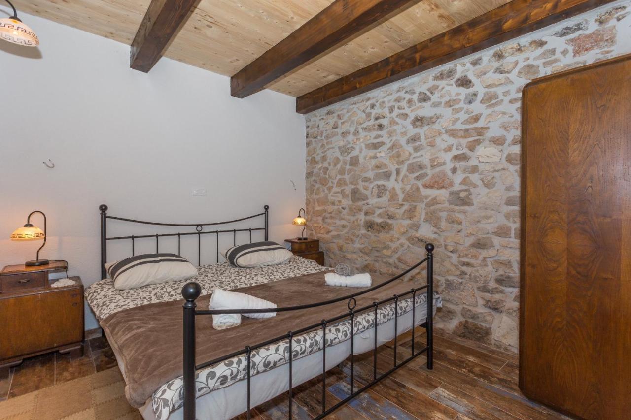 Kuca Za Odmor Joko I Jeka Villa Bogatic Ngoại thất bức ảnh