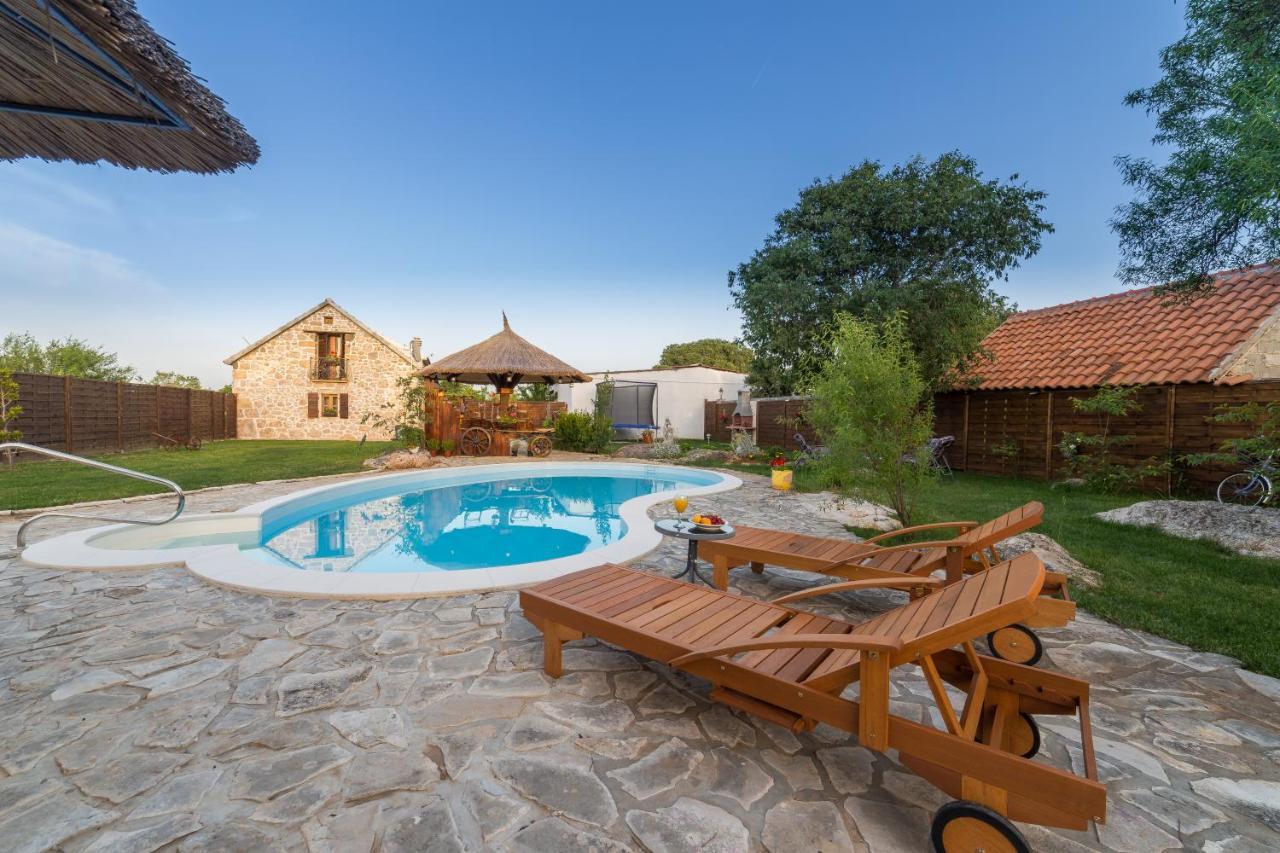 Kuca Za Odmor Joko I Jeka Villa Bogatic Ngoại thất bức ảnh
